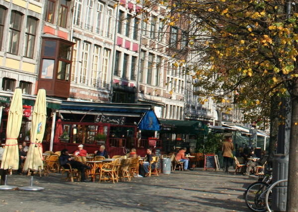 terrazas en la vieja plaza del mercado