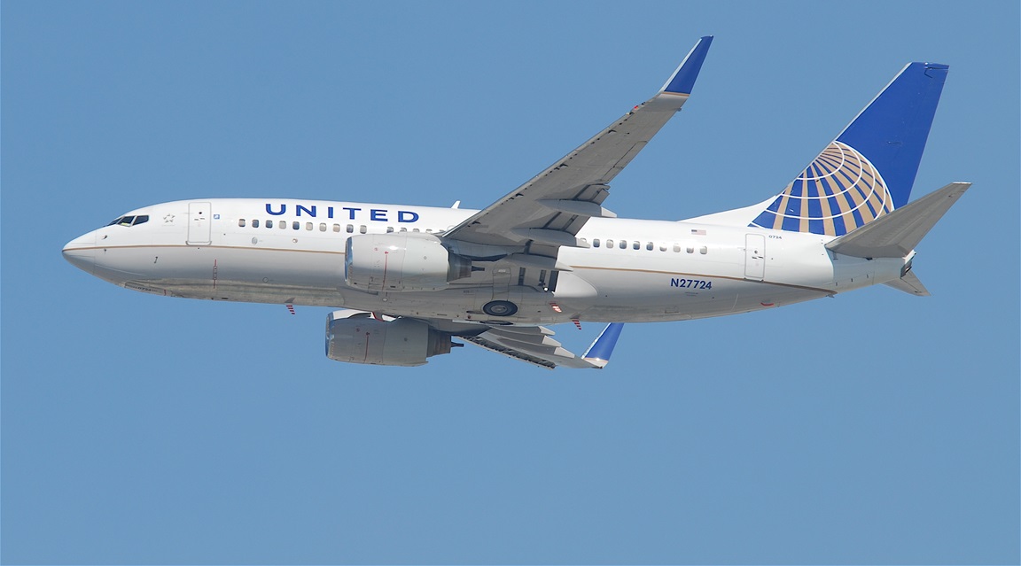 Boeing 737-700 United